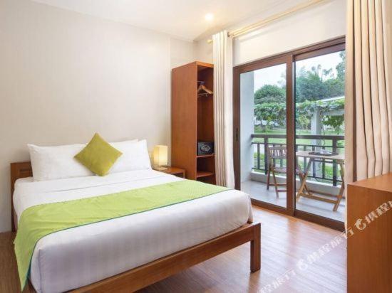 Solina Beach & Nature Resort Carles Exterior photo