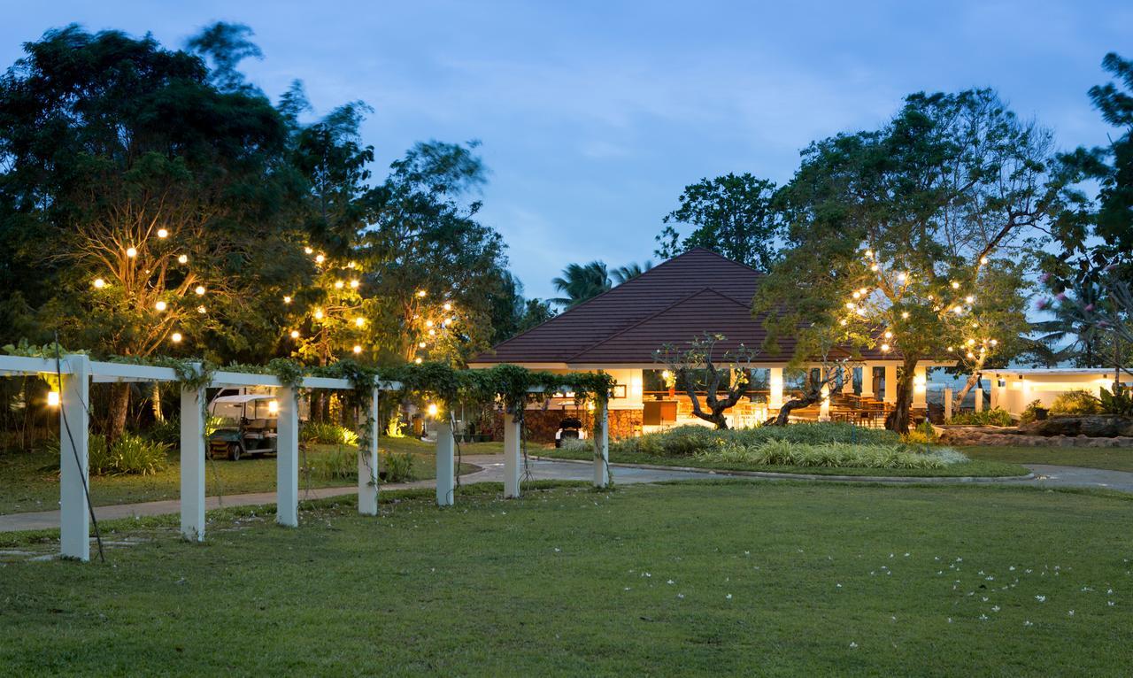 Solina Beach & Nature Resort Carles Exterior photo