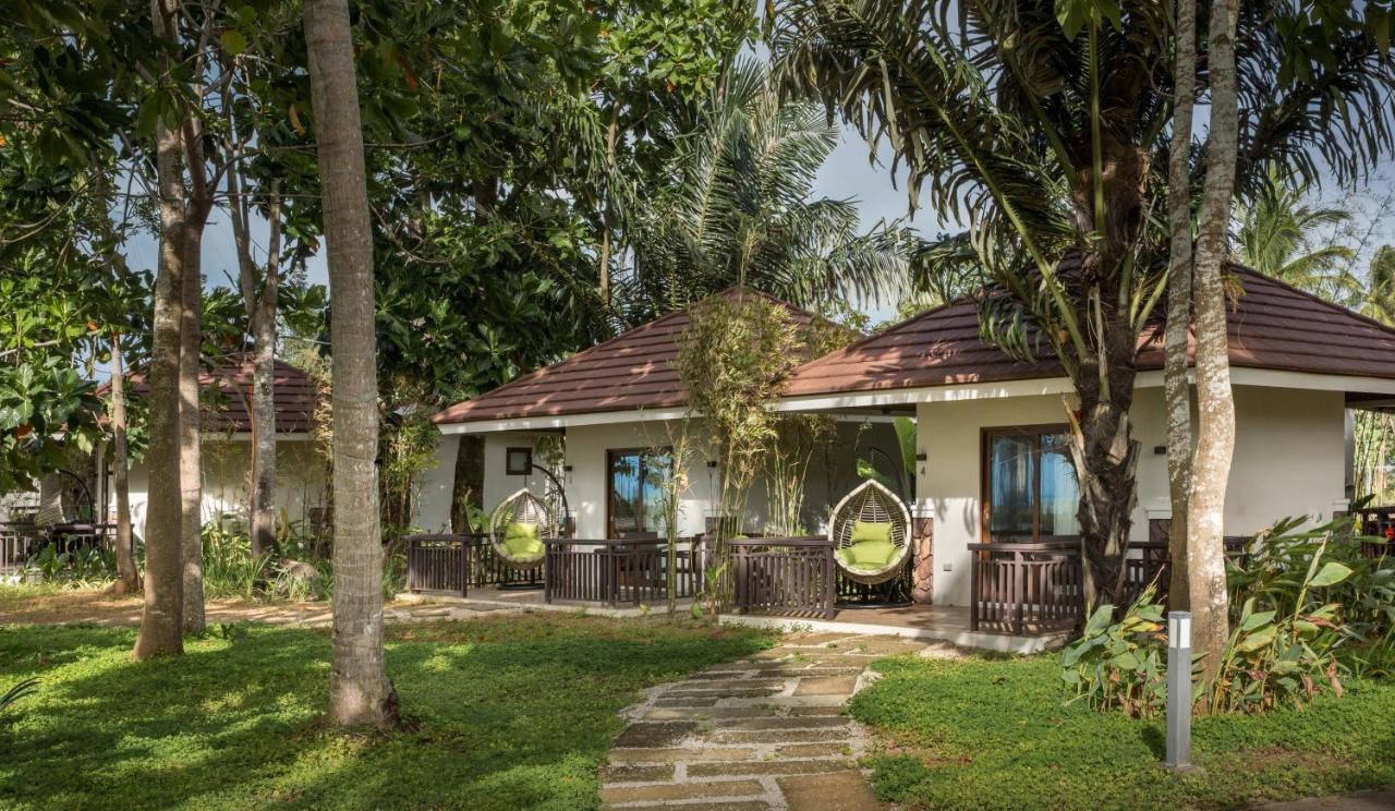 Solina Beach & Nature Resort Carles Exterior photo