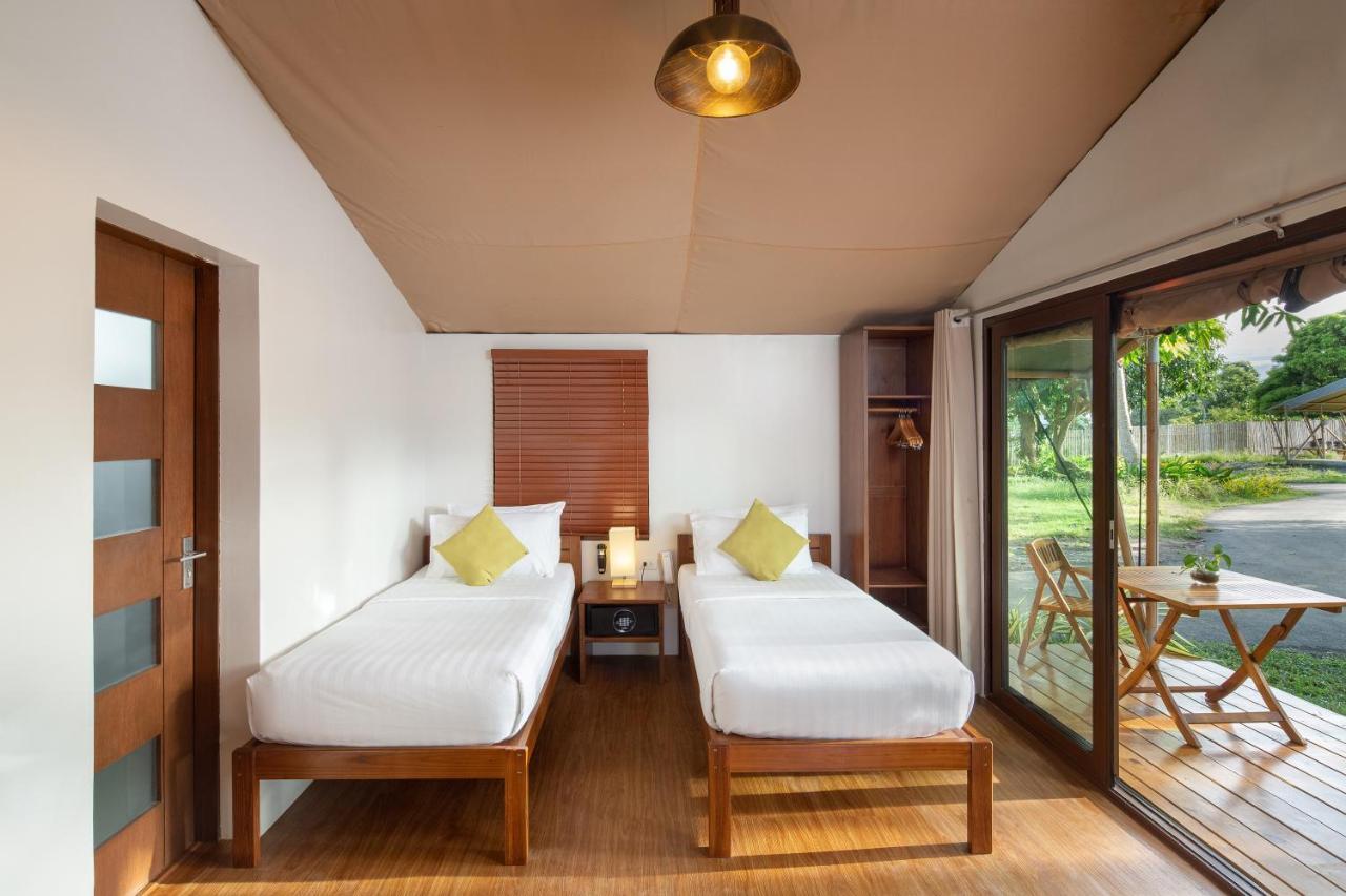 Solina Beach & Nature Resort Carles Exterior photo
